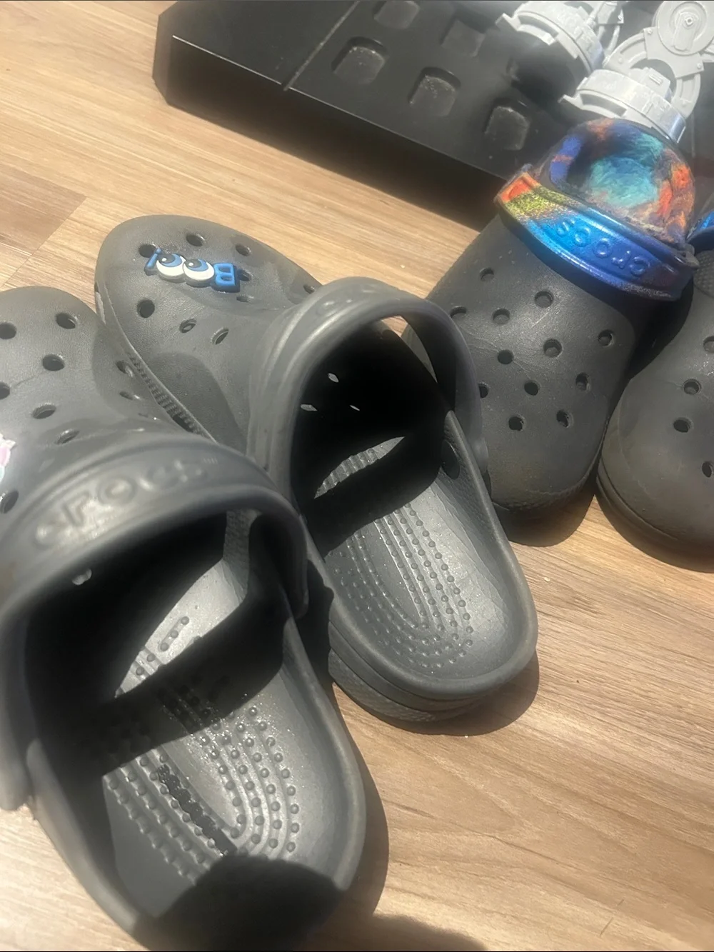 CROCS set four